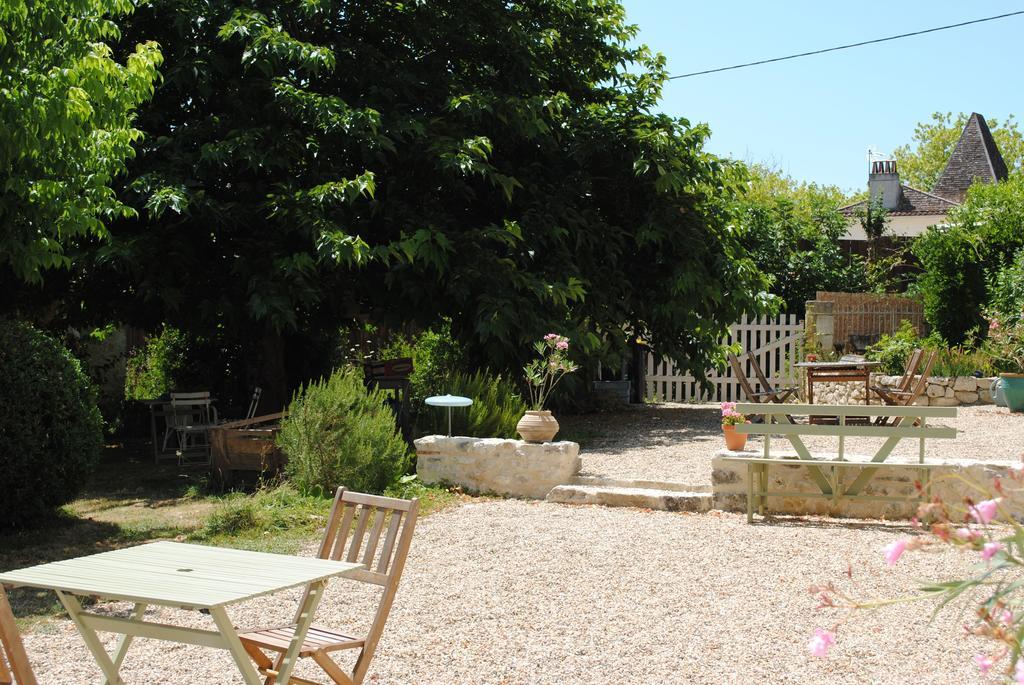 Hotel Les Foucauds Saint-Quentin-de-Caplong Zewnętrze zdjęcie
