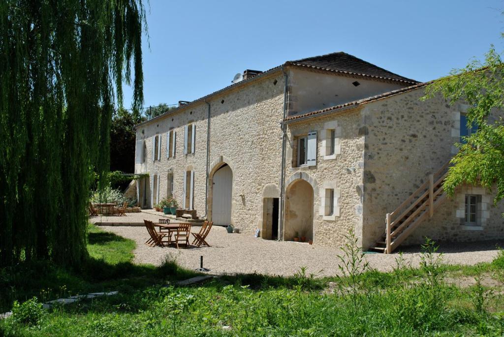 Hotel Les Foucauds Saint-Quentin-de-Caplong Zewnętrze zdjęcie